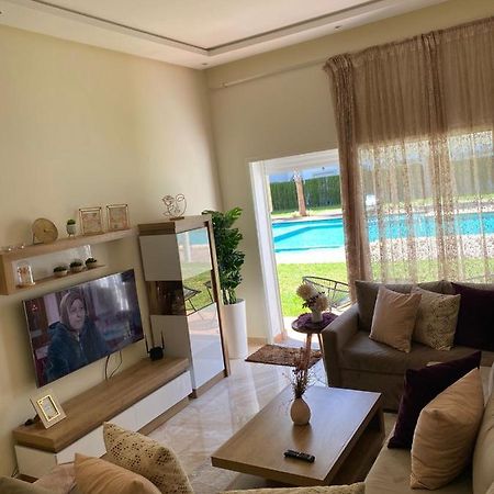 Апартаменты Apparemment De Luxe Vue Piscine Бузника Экстерьер фото
