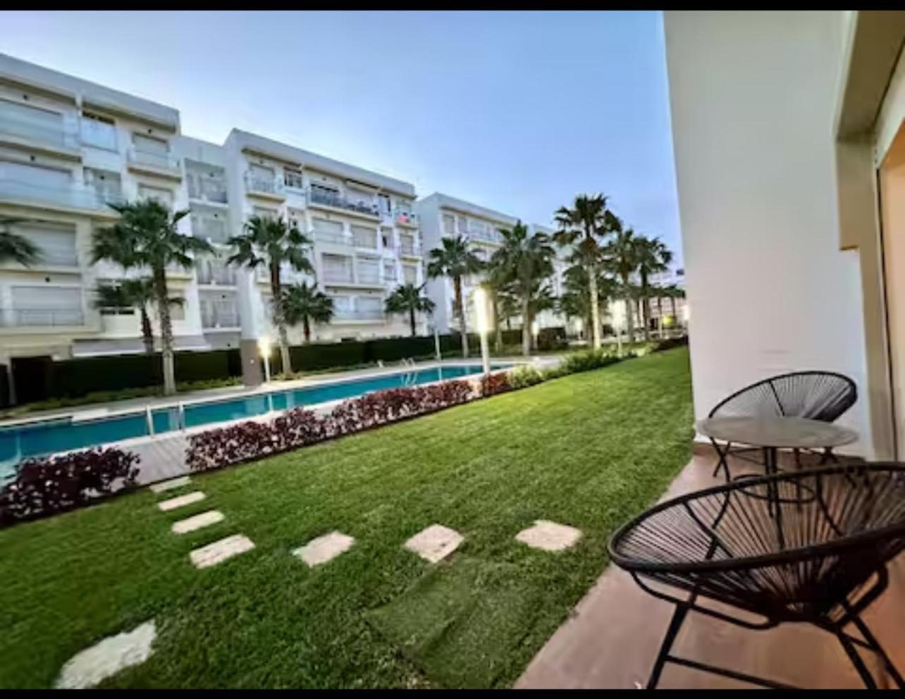 Апартаменты Apparemment De Luxe Vue Piscine Бузника Экстерьер фото